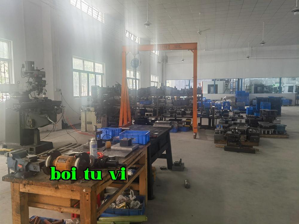 Điện cực graphit Đông Quan: Nhược điểm chính khi sử dụng máy tiện thông thường để gia công điện cực graphit
